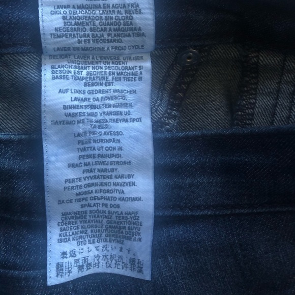 GUESS - Picture 7 of 7